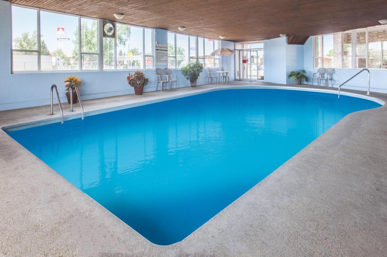 Econolodge Inn&Suites Medicine Hat Esterno foto
