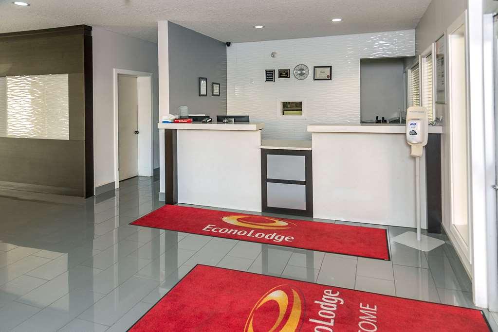 Econolodge Inn&Suites Medicine Hat Interno foto