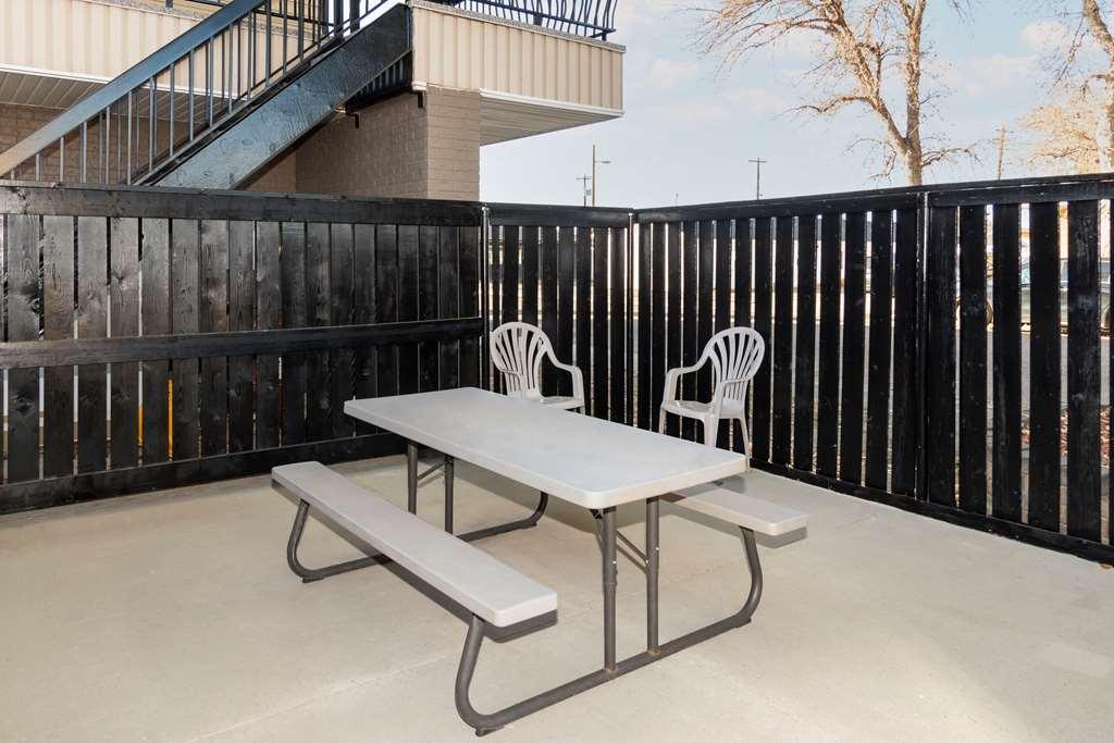 Econolodge Inn&Suites Medicine Hat Amenities foto